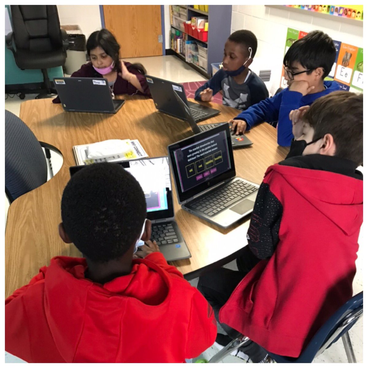 Swanda_Swims's tweet photo. Created a @getwordwall game to practice using context clues. Love the variety of templates &amp; activities available. Just look at these focused learners! They asked for a new game for tomorrow. @SWANSPrincipal @SwansCreekES #scestech #EL #ESOL https://t.co/IMfAHUowDl