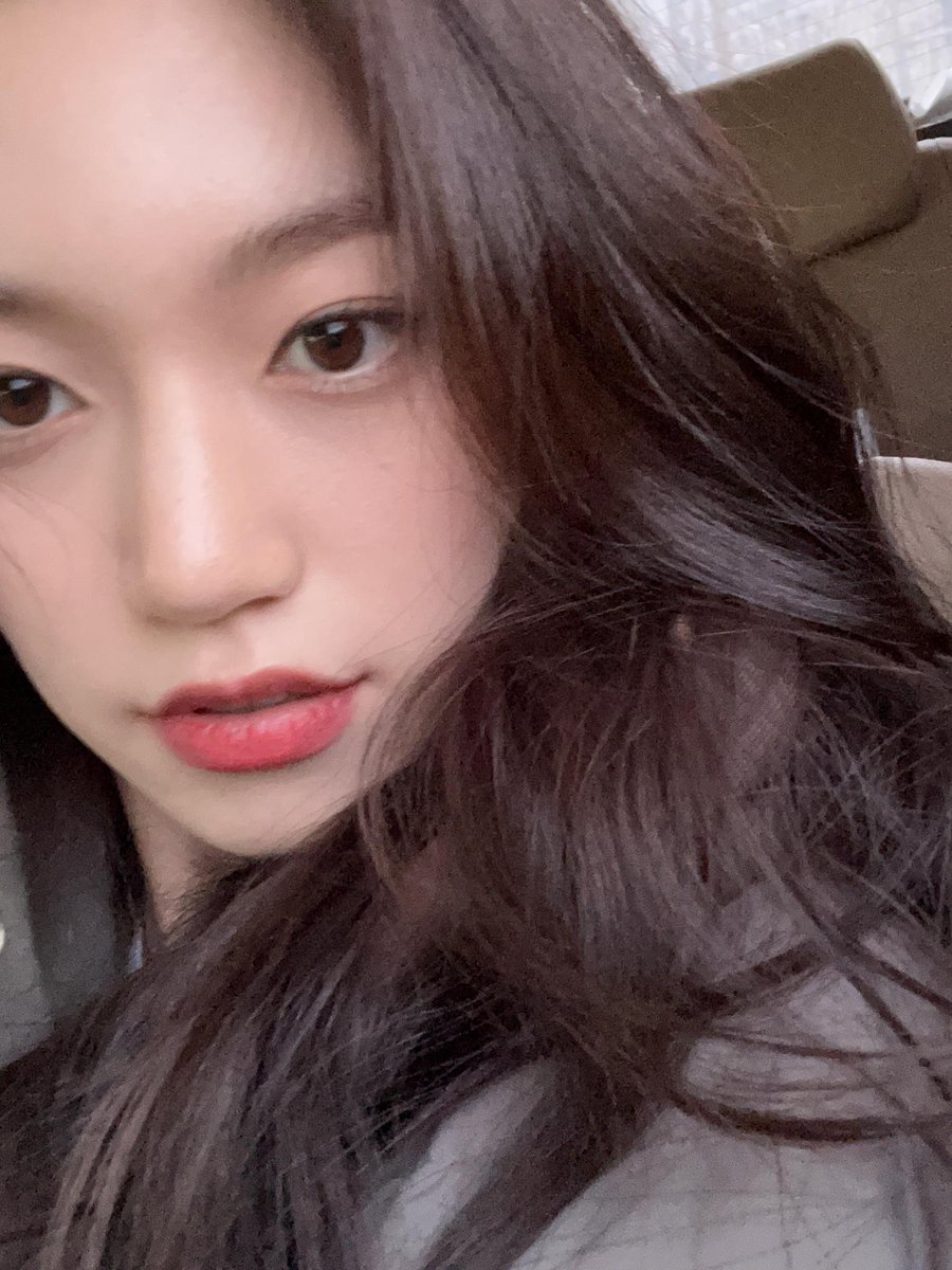 220321 ❄️💬
“Hi”

#WEKIMEKI #위키미키 #DOYEON #도연