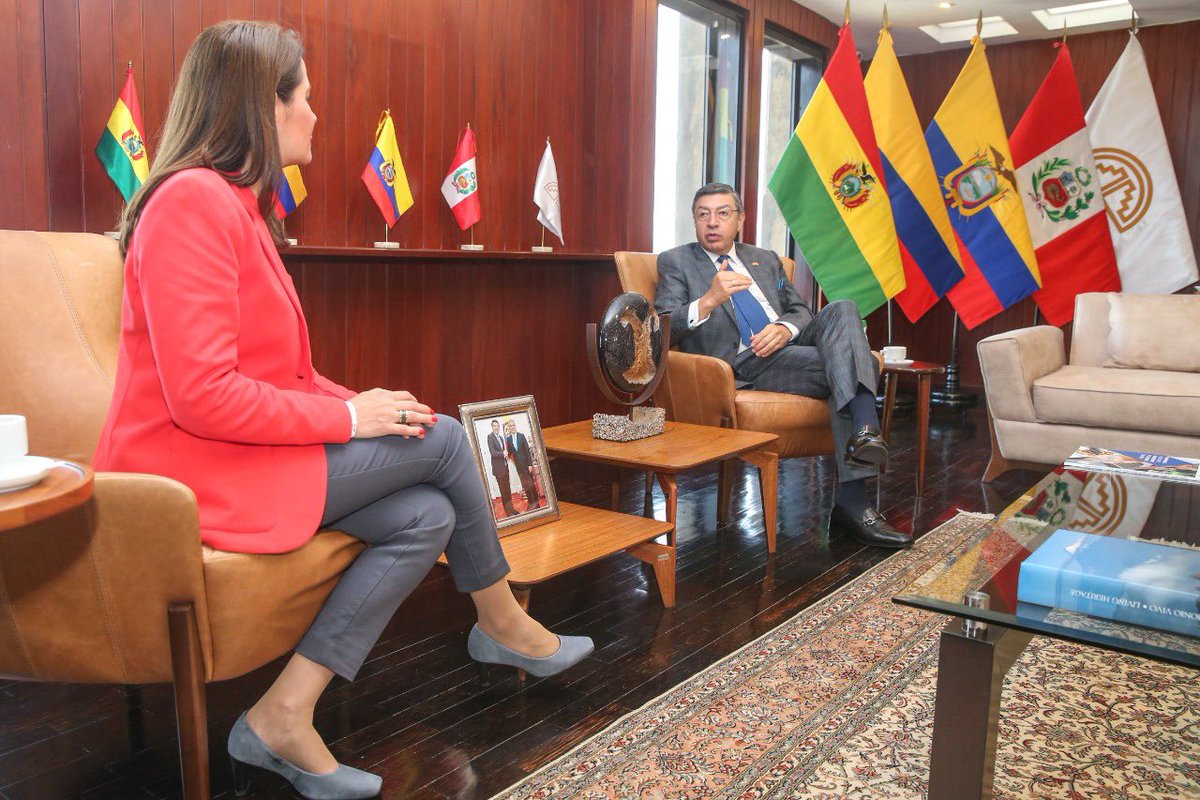 vmaino's tweet photo. La construcción del Ecuador Digital genera reconocimiento regional. En Lima avanzamos en temas de  innovación satelital y mantuve encuentros bilaterales con autoridades de alto nivel como los secretarios de #CAN @JHPedraza y @OEA_CITEL @OscarLeonSuarez. https://t.co/s3f5Sq0mHX