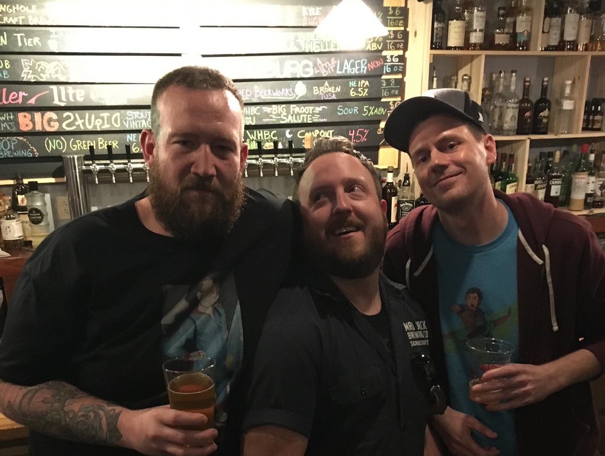 StoriesFAB's tweet photo. Fun times at Backstage Pub hanging out for Battle of The Brewers for @WolfHollowBrews vs @MadJackBrewing! Even put the podcast initials on board for Head Butt IPA even though I did nothing to help!
#StoriesFromABar #WolfHollowNrewing #MadJackBrewing #BackstagePub #SchenectadyNY https://t.co/WM40KRbpvX