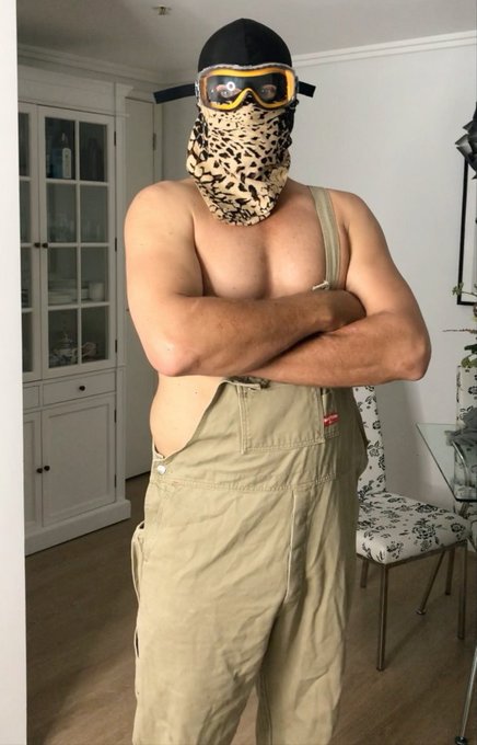 This big and beautiful tradie was in my home fixing a problem in my bathroom. He emerged with his welding<a href="/tag/cougars"class="tags"><span>#cougars</span></a><a href="/tag/matures"class="tags"><span>#matures</span></a>