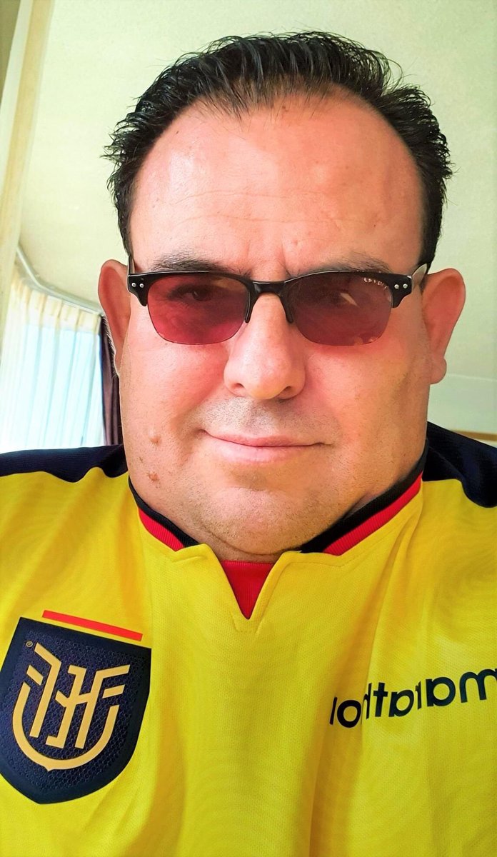 BetoVelozNavas's tweet photo. Reflexión: Muy feliz, clasificamos al #MundialQuatar por sobre todo con una nueva generación en la selección y si, siempre he amado y orgulloso de ser ecuatoriano; el fútbol, #MiTri 🇪🇨, mi Liga. Pero, los años pasan y hoy con esa felicidad innegable; para mi proyecto de vida y https://t.co/LDmJu7vAue