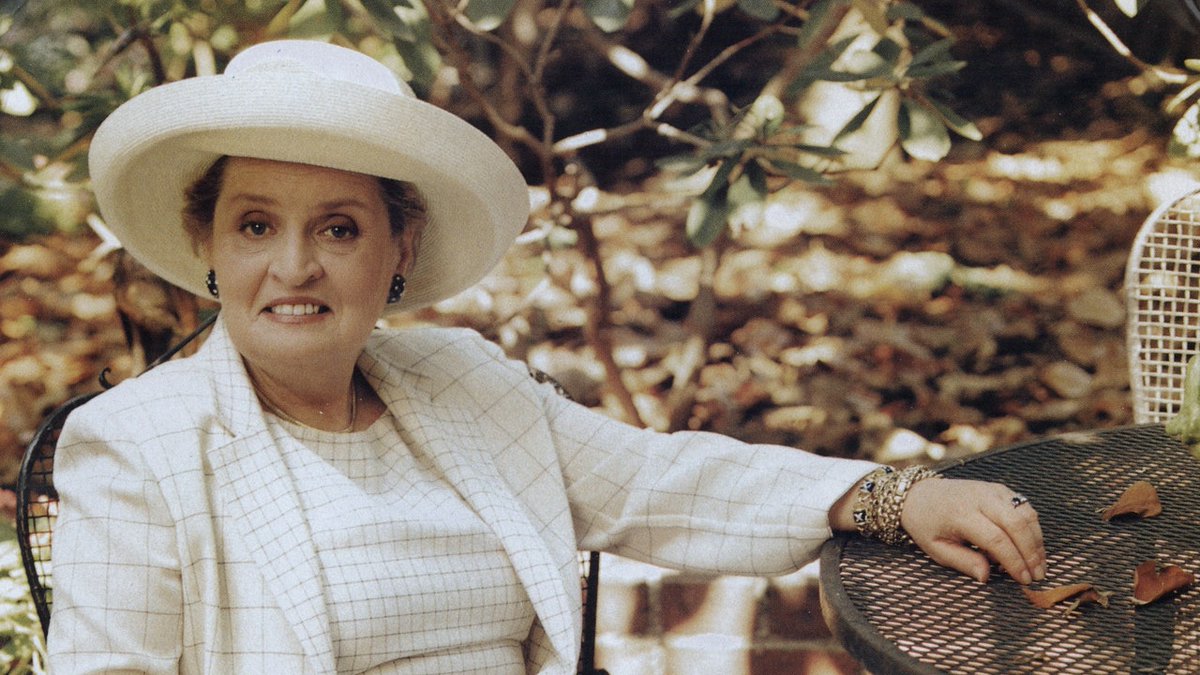 VogueRunway's tweet image. Madeleine Albright, the first female secretary of state, has died at the age of 84.
vogue.cm/MoxfVg2