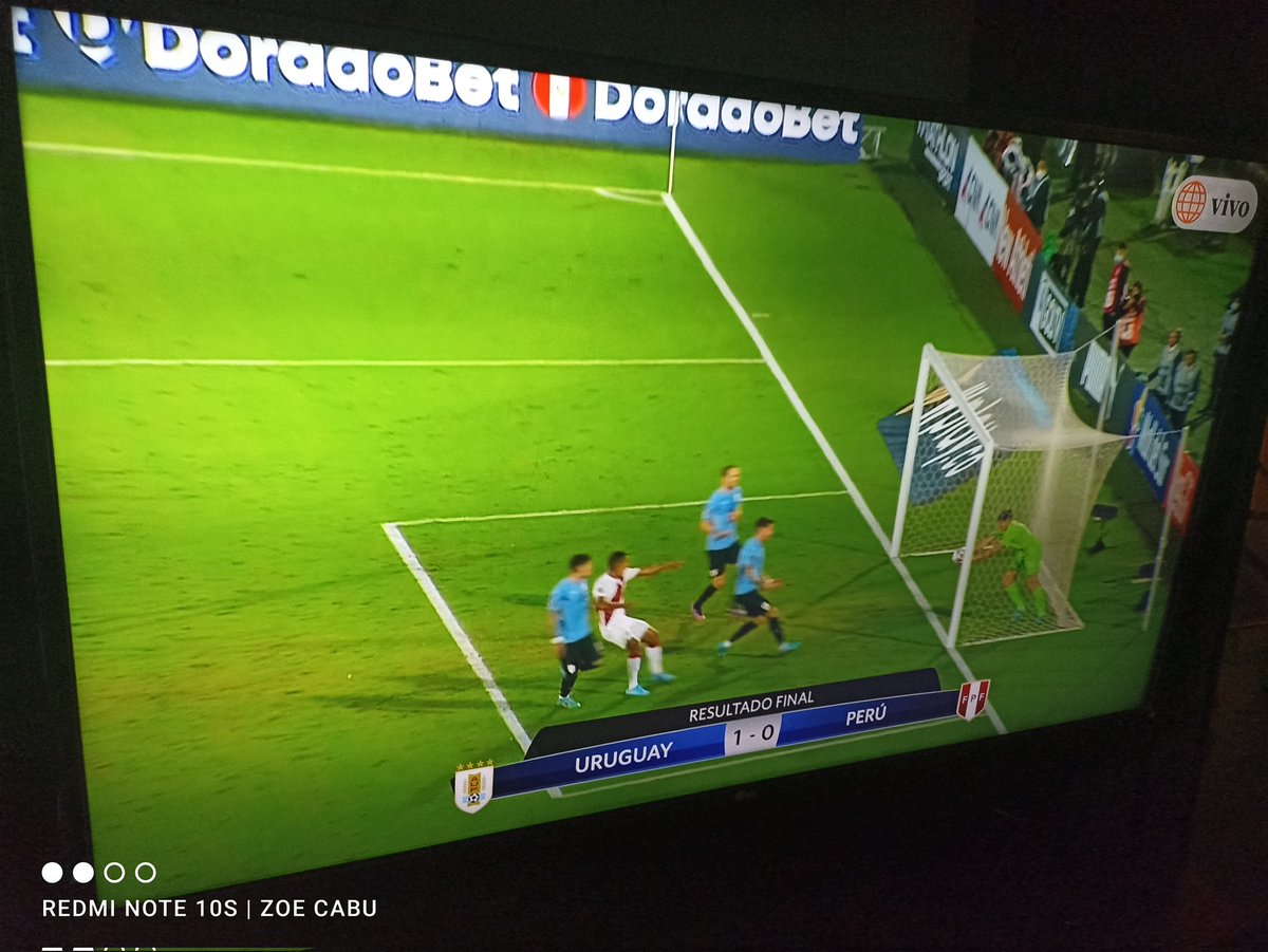 ZCabu28's tweet photo. ESTO ES ROBO SEÑORES!!!!!..... ES GOOOOLLLL, GOOOOLLLL PERUANO Y NO LO RECONOCIERON
#ElVar #Var #VARSIL #peruvsuruguay https://t.co/Wu3hOU5Kqg