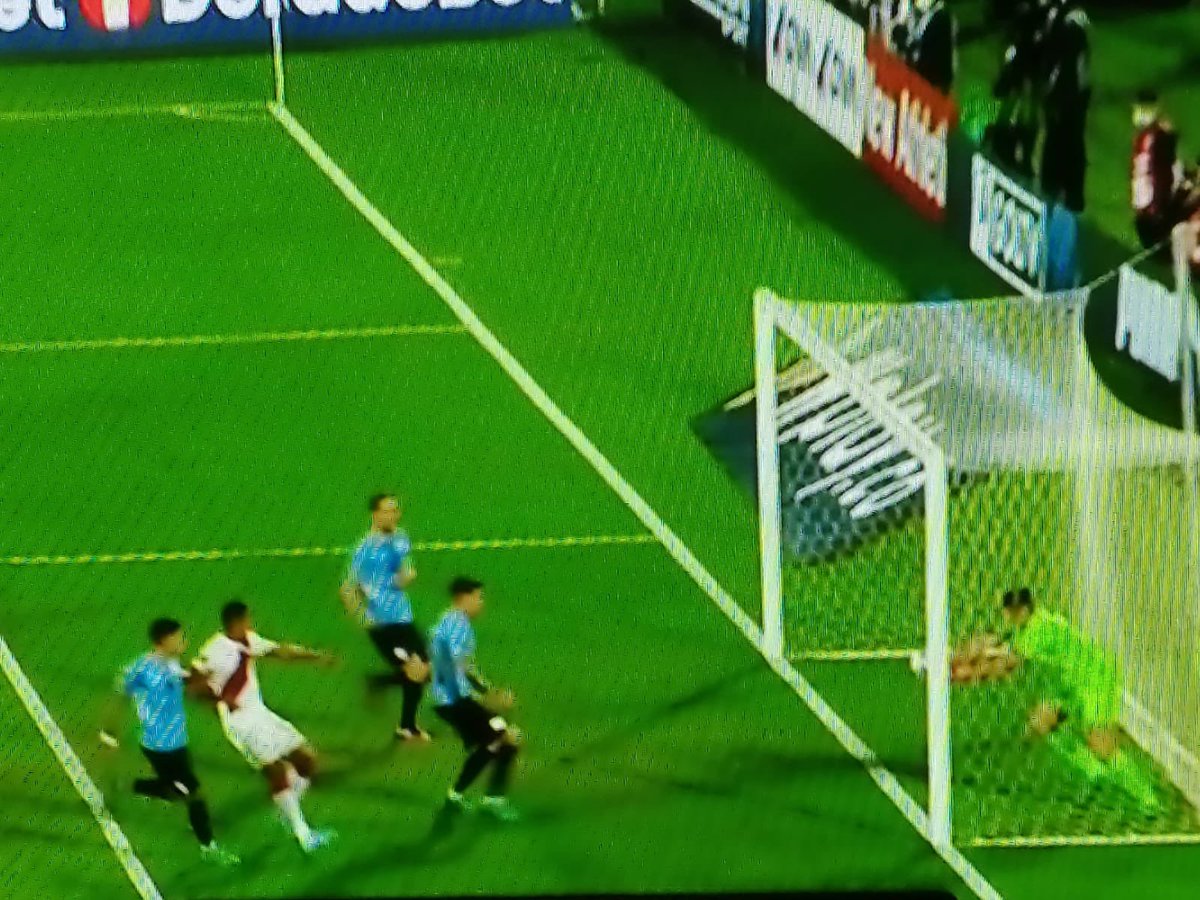 borischicoma's tweet photo. @Hipocresiaroja @libermanmartin @CONMEBOL VAR https://t.co/yI0QI74qm4
