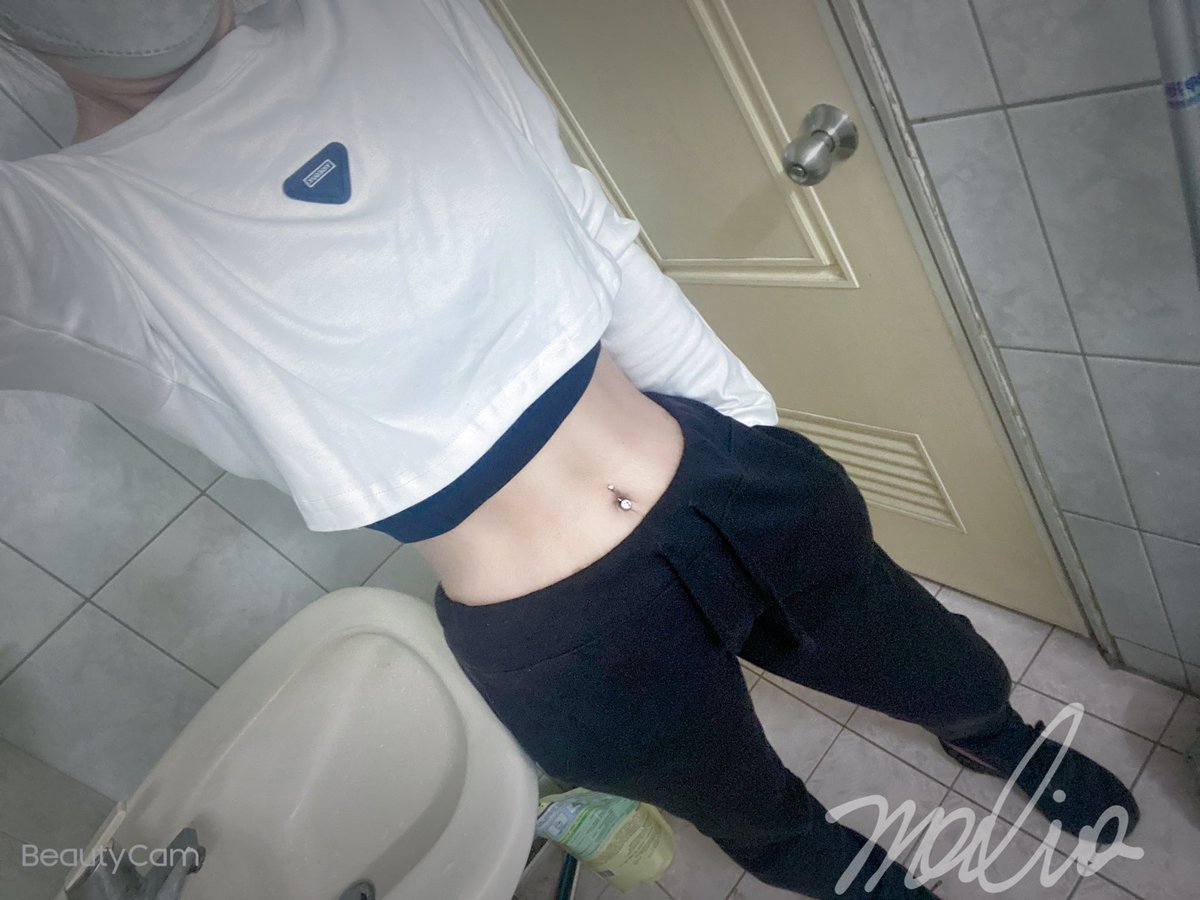 終於可以穿這類的衣服出門了 肚子小很多開心😃 https://t.co/Q4mV9ovx43