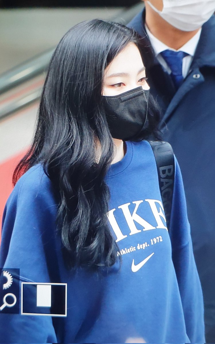 Blue Moon tweet media