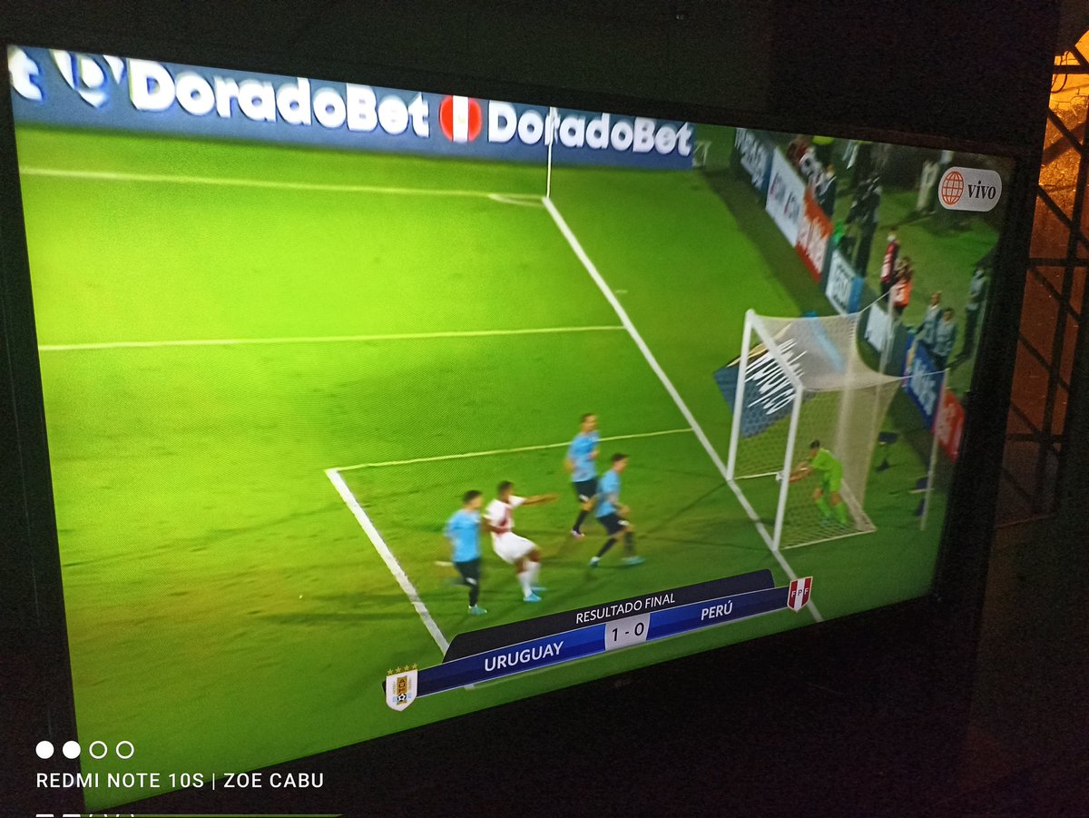 ZCabu28's tweet photo. Vergüenza con este árbitro señores, era GOL PARA PERÚ!!!.... Uruguay pudo ganar dignamente sin ayuda ni robo.
#Var #ElVar #Varsil #peruvsuruguay #FIFA22 https://t.co/c2E6C5qLxK
