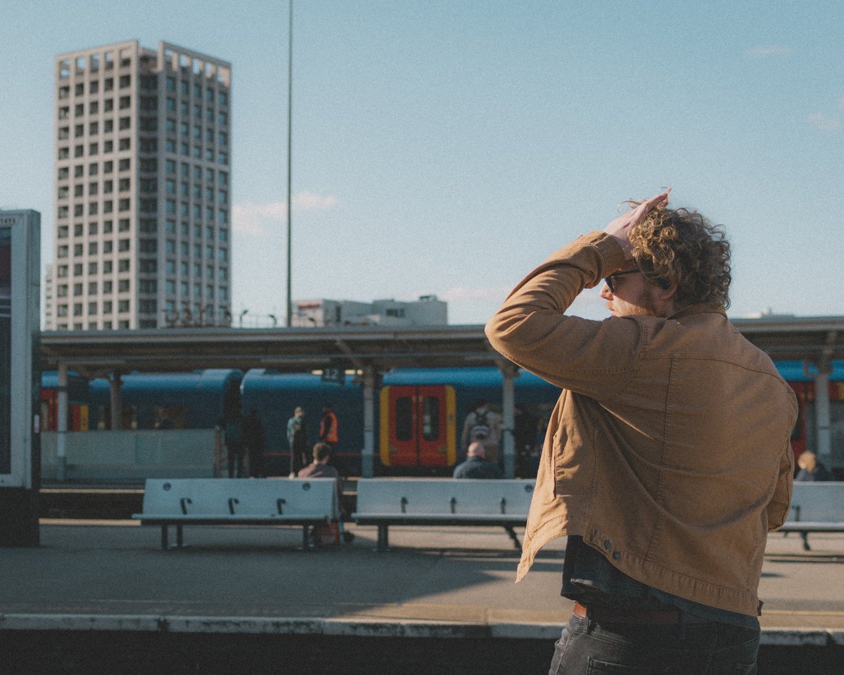 ItssoPhotos's tweet photo. @alenpalander Been into that old school vintage film look. So decided to edit these simple photos I made at a train station in London. https://t.co/8d705SXsLx