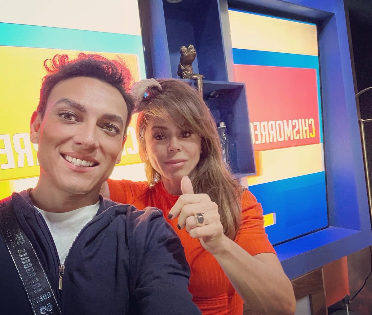 maujimenez13's tweet photo. Día de visitar a mi hermosa @LauraEstradaTv en el foro de el @ChismorreoTv https://t.co/oBuptOFbrc