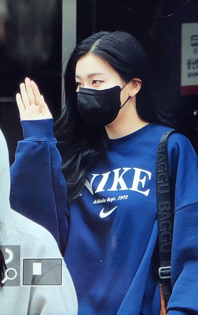 Blue Moon tweet media