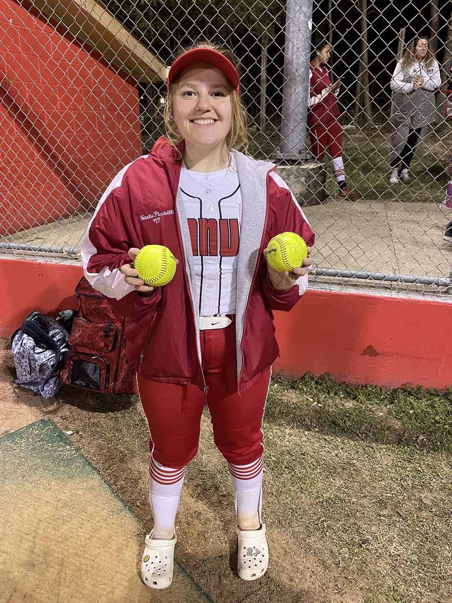 ManualSoftball's tweet photo. .@natpiccirilli27 with two long shots tonight to lead Manual over Bullitt East. https://t.co/xcYq7empoR