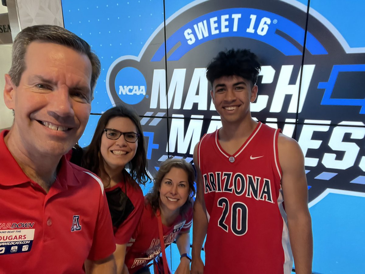 JoeSally's tweet photo. Bear Down Wildcats! #MMSELFIE https://t.co/gGvHTJQmhT