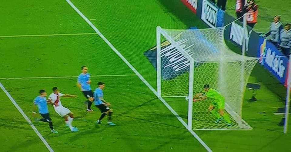 24kghowak's tweet photo. Es un robo #VerguenzaMundial 
¿Uruguayo estás feliz? https://t.co/3ZyJ74mq8A