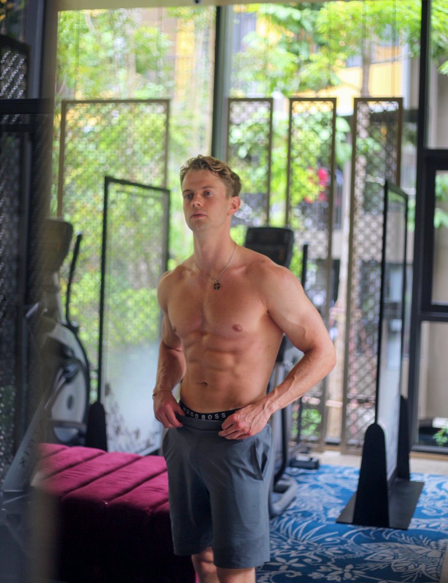 AnttiPatrik's tweet photo. It never gets easier, you just get better.

#fitness #fitnessmotivation #fitnessphysique #fitnesstrainer #fitnesscoach #fitnessmodel #physique #gym #gymmotivation #phuket #thailand #fitnessgram #fitnessinstagram #gymgram #gyminstagram https://t.co/0ZQ4fRvJ11