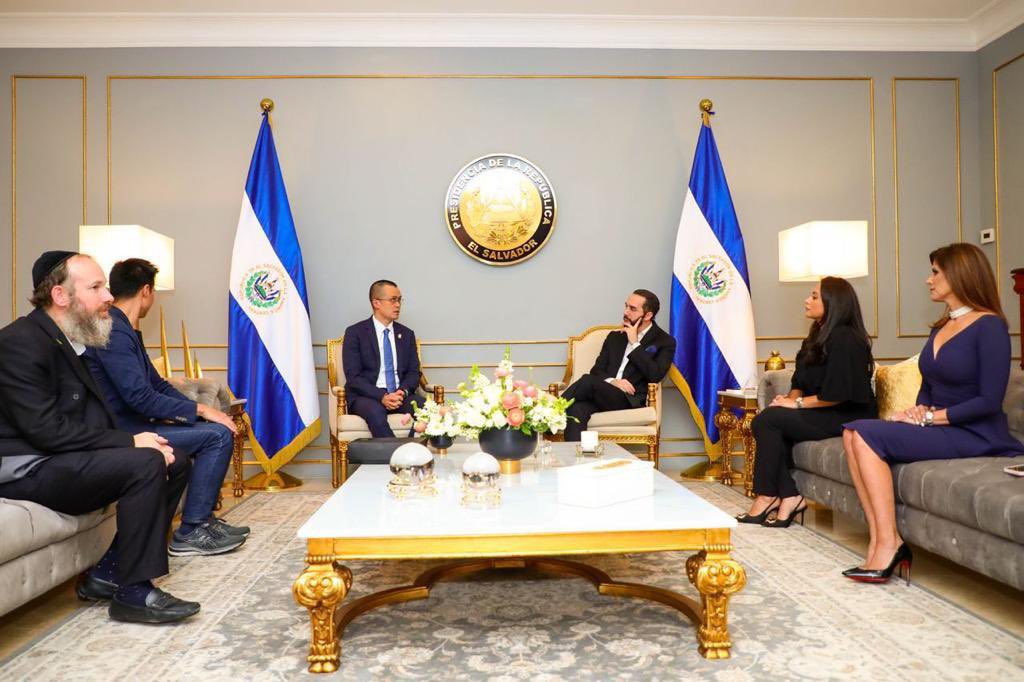 MilenaMayorga's tweet photo. ¡Los anuncios de hoy van a cambiar el país para siempre! 🇸🇻🌋 https://t.co/OFua0cEi0n