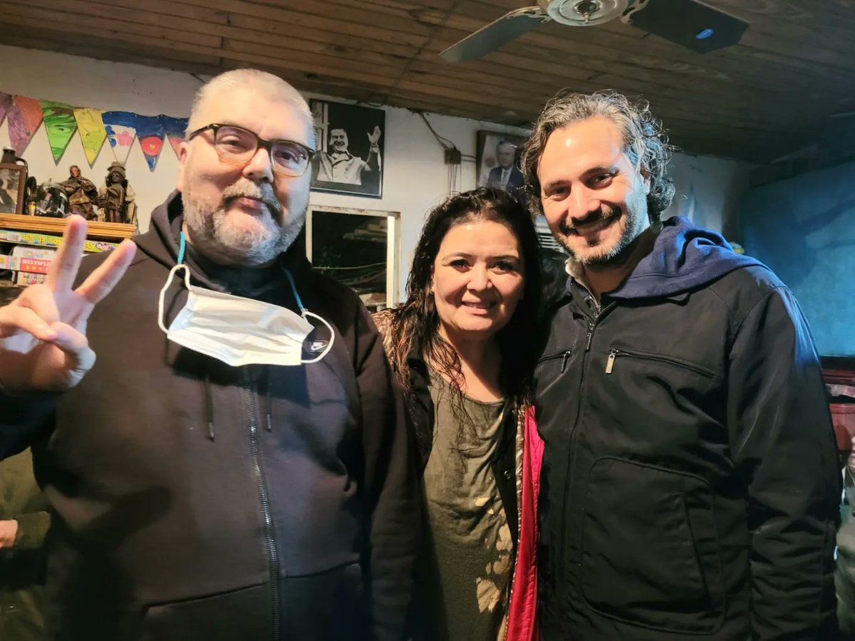 Barrio #LaCava | El compañero <a href="/SantiagoCafiero/">Santiago Cafiero</a> junto a la cra <a href="/PatocastroPJ/">Patricia Castro</a> participaron de un encuentro en el Día Nacional por la #MemoriaVerdadYJusticia en recuerdo de las víctimas del terrorismo de Estado. (Ver en m.facebook.com/story.php?stor…)