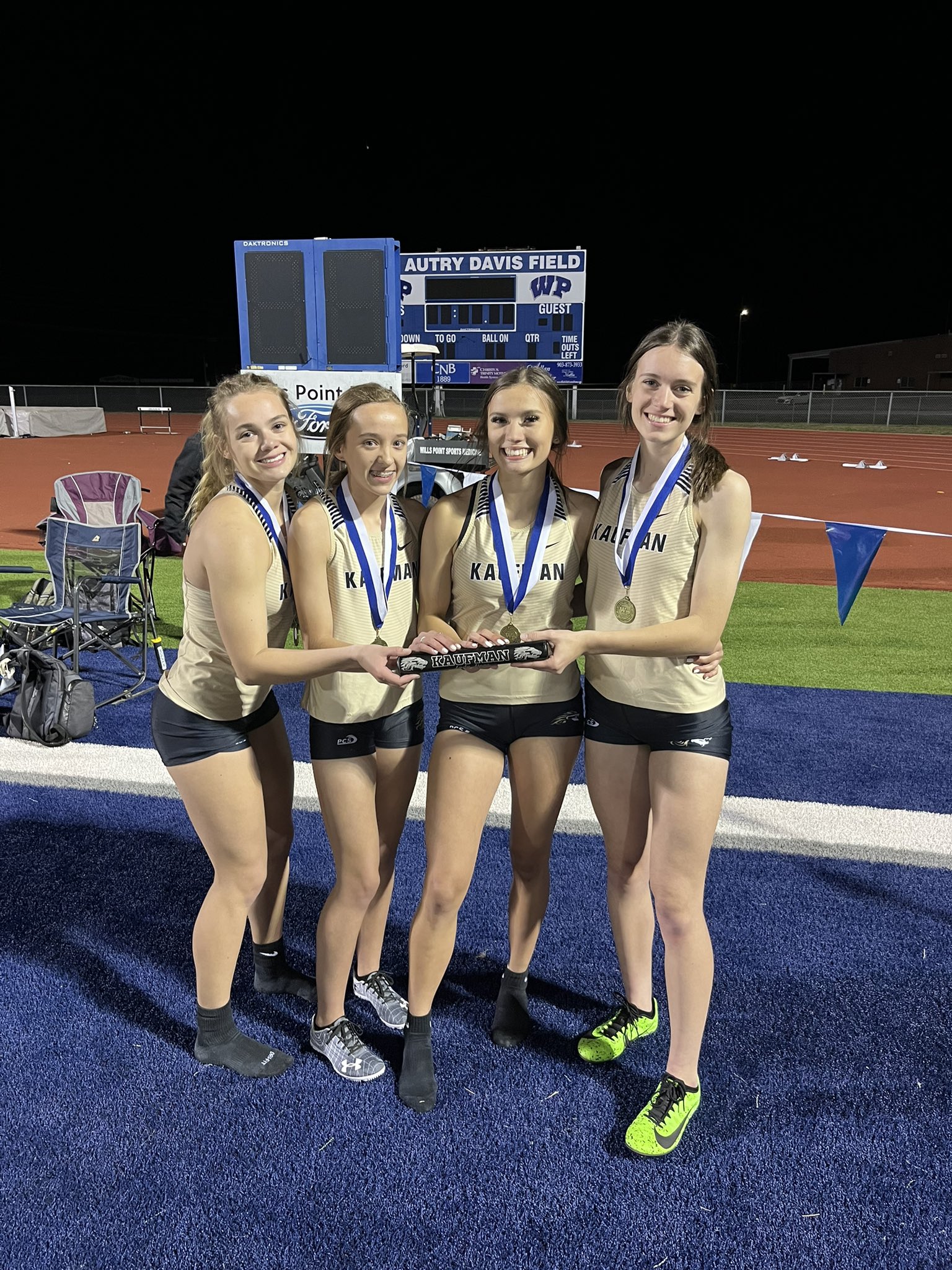 Kaufman XC/Girls Track on X: Varsity girls 4x4 🥇champions at the Wills  Point Invitational! Allie Page, Keira Drake, Katie Tucker, and Kate Elzner   / X