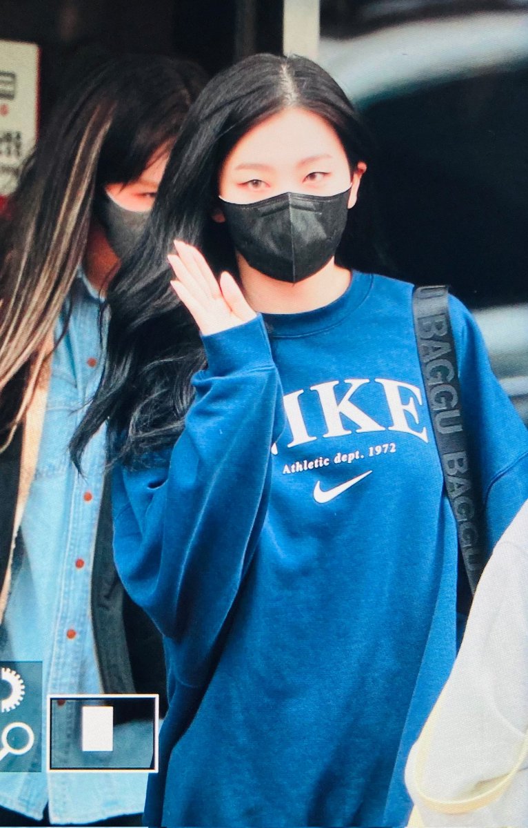 Blue Moon tweet media