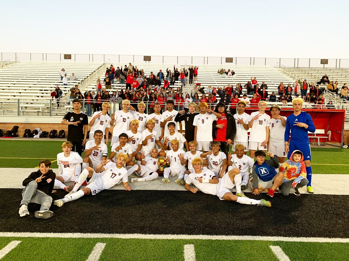 coyote_soccer's tweet image. Headed to Round 2! 🏆

4-2 win over @NHSBoysSoccer1 
Taylor Davis 🥅🥅
Bricen Vialpando 🥅
Jaime Martinez 🥅

Guys overcame a lot of adversity and showed so true class! 
Let’s go!!!!

17-4-2