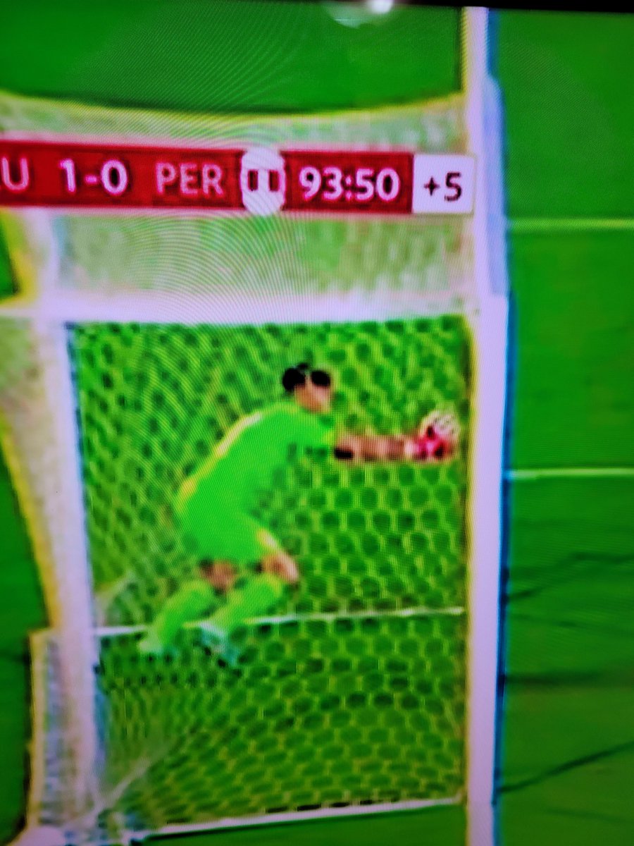 caaeny's tweet image. @FIFAcom @FIFAWorldCup  This is #Embarrassing #VARfail ? Can you even make justice? @fifacom_es @fifamedia @FIFAcom this was Perú goal‼️😤🤬⚽️ what r u gonna do about it? @FIFANTINO ‼️