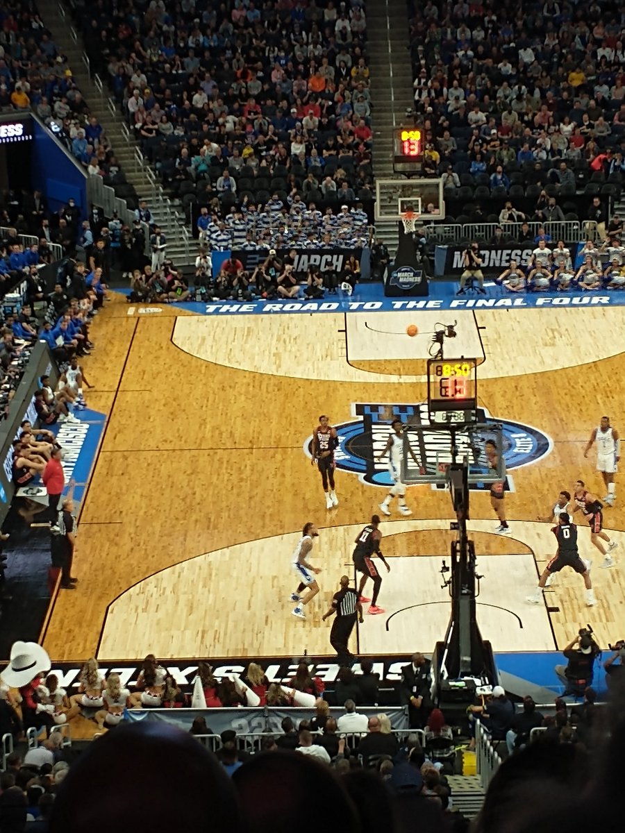 aletta_sauer's tweet photo. Sweet 16 in San Francisco - Gooooo Duke #mmselfie https://t.co/WZpNoMOEos