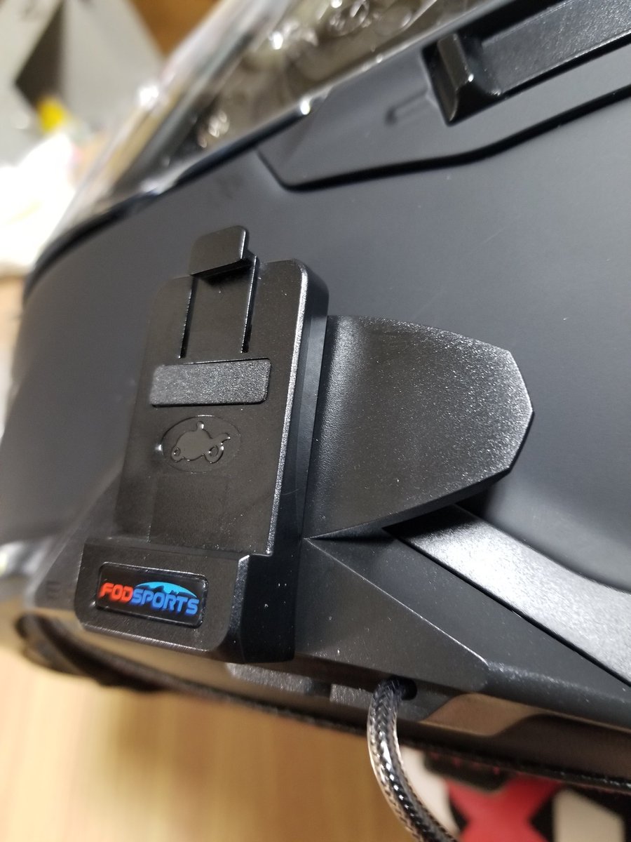ysk_z900rs's tweet photo. SRL 2専用設計?
ビーコム専用アタッチメント?
インカムは消耗品なので何万も出しきらない私はずっと愛用している何千円のインカムを違和感なくとりつけできたw
こちらのインカムはお値段以上それ以上だと個人的に思う(^ー^)
#Z900RS
#z900rs乗りと繋がりたい
#インカム
#M1SPRO
#SRL2
#ビーコム https://t.co/SXSfU4Czh5