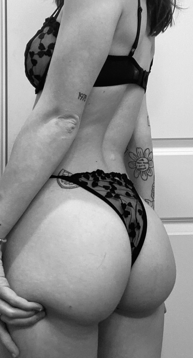 rvrscowgirl1's tweet photo. not new to nsfwtwt, new account :')

✧ - she/her
✧ - 19
✧ - sub 
✧ - soft &amp; hard kinks
✧ - used to be reversecowgir
✧ - all links in my bio!

♡/↻ to be moots!! https://t.co/1E7EKJ2vEx