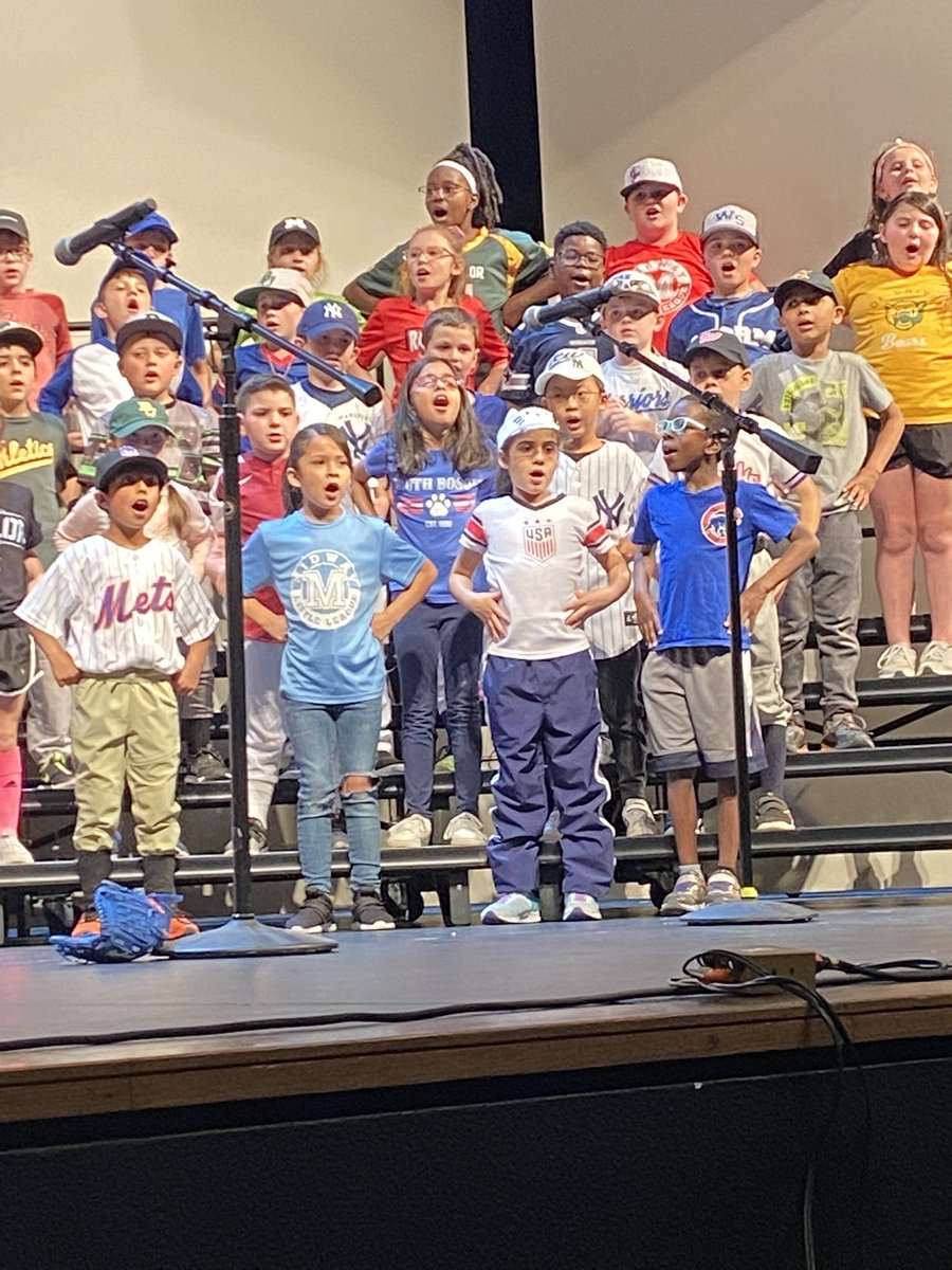 MrsDavisSBE2's tweet photo. @SouthBosque 2nd grade program is in the books! Thanks @sbmusicroom for such a fun baseball themed musical! The kids definitely hit it out of the park! 😉⚾️🎉#SBEbrightfutures https://t.co/msbpKvWZeY