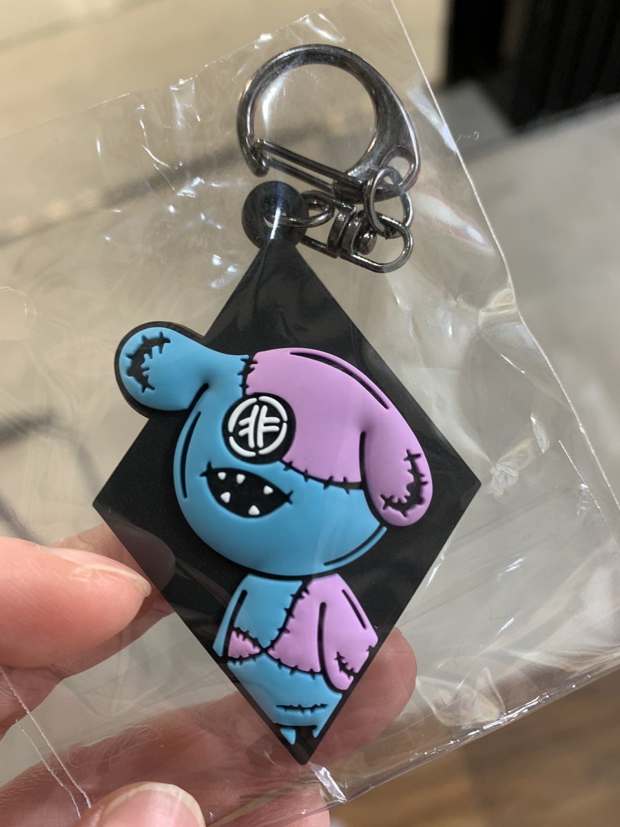 HEPにNieRができたと聞いて、早速遊びに来ました😆♥️
お通販で届くBOXの中身がわからないから、今日は何も買えなかったけど、お目当て入ってなかったらサルエルとチョーカー買いに来る🥰

NieR好きの皆さん！
6階ですよ🏃‍♀️

<a href="/bb_keita11/">KEITA</a> 
＠NieR_tokyo