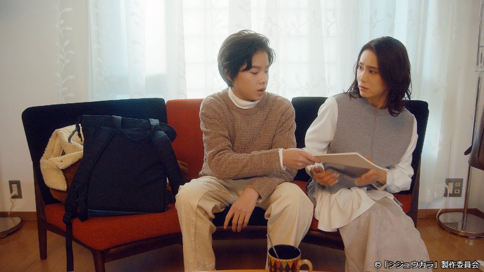_paravi_'s tweet photo. 『#シジュウカラ』
#Paravi で全話配信中🎥▷https://t.co/8BJbTjn56U

不倫なのに18歳差の純愛⁉️
40歳、人生の節目から始まるキャリアと恋。
偏見と固定概念を越えていく、新たな年の差ラブストーリー💗

#山口紗弥加 #板垣李光人 @tx_shijukara https://t.co/btiSkCvkPX