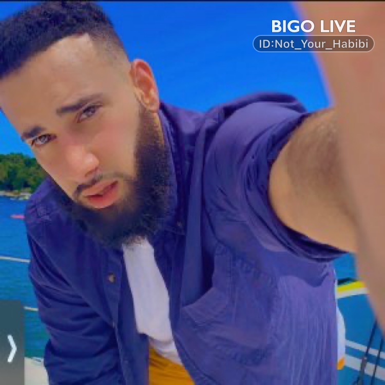 MizFit_'s tweet photo. Come and see PRANK CALLS Habibis 💰✨👳🏻‍♂️  streaming live on #BIGOLIVE and make new friends! 
https://t.co/YJQoeaL4ZC https://t.co/TwmGT26UmC