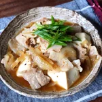 レンジで一発!トロトロおいしい、「新玉たっぷり豚バラ豆腐」