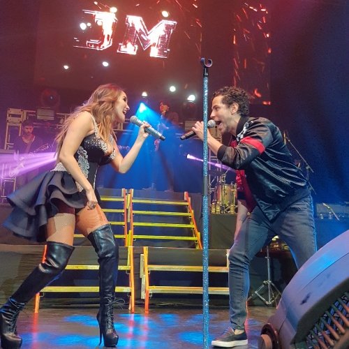 dmstreams's tweet photo. 📸 | Hoje a cinco atrás, @DulceMaria se apresentava pela primeira vez no @TMetropolitanMx e dava início ao #DMWorldTour. 🥰
O show teve participação especial dos cantores @SebastianYatra e @christiancha.
Uma noite incrível! ❤️❤️ https://t.co/6Cs4i5xKkF