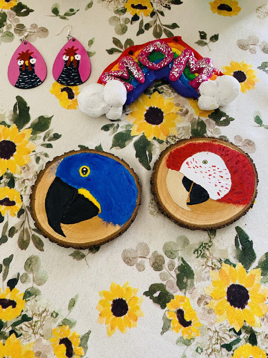 tracicarroll_'s tweet image. Special gifts from my children for my birthday. #loveyourparrot #tracicarroll