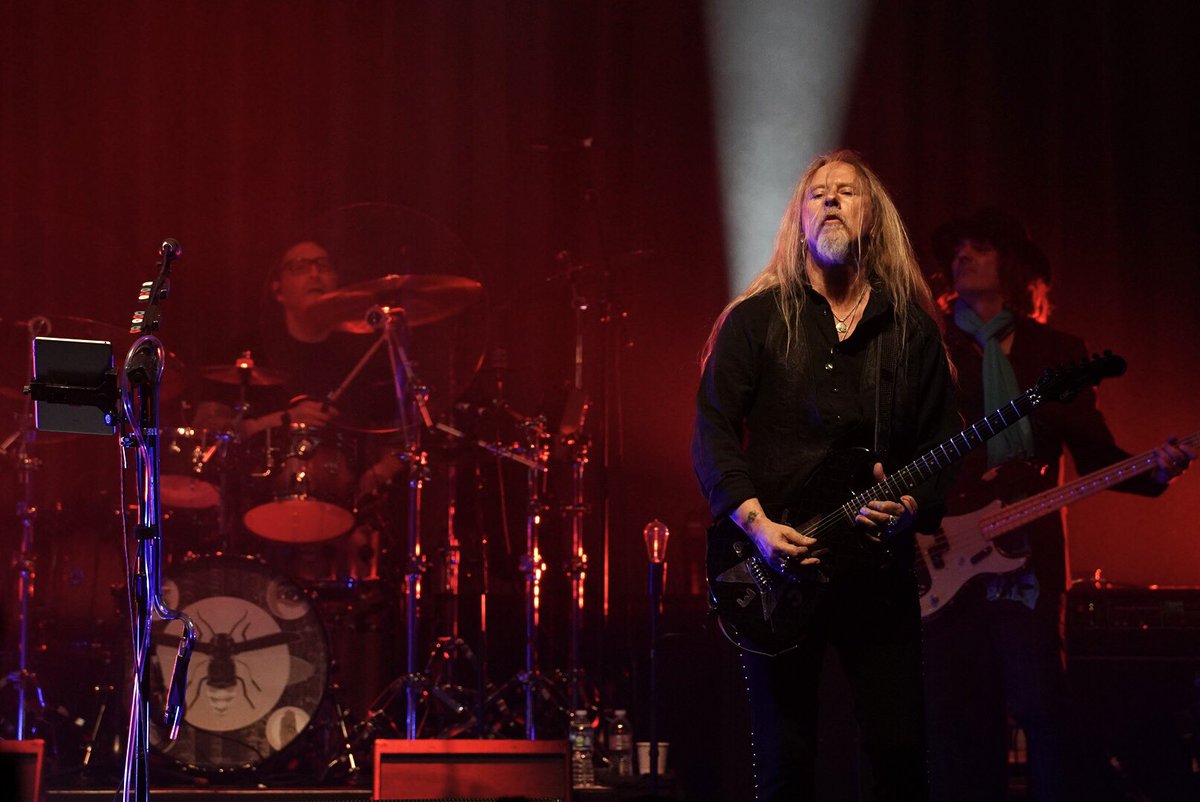 fantailmedia's tweet photo. A couple of quick #instantposts of @JerryCantrell just now @PalaceStPaul ; π· for @FirstAvenue . #firstthree #soundboard https://t.co/GXA999W3fB