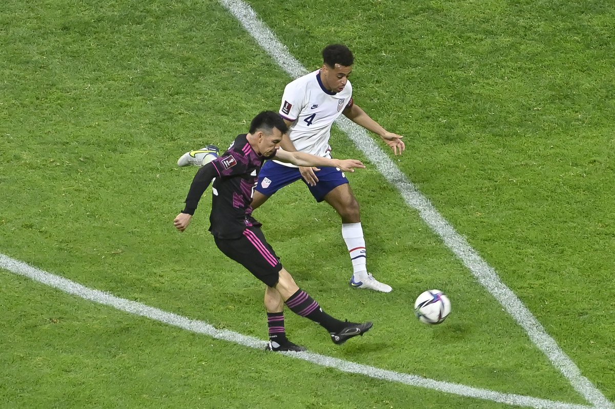 Guzmandatos's tweet photo. ¡Más de una década sin ganarle a @USMNT en el Estadio Azteca!

Desde que Miguel Sabah metió el gol de la victoria aquella tarde del 12 de agosto de 2009, @miseleccionmx no ha podido derrotar a los estadounidenses.

Desde entonces, tres empates y una derrota en partido amistoso. https://t.co/YrtOgSAESk