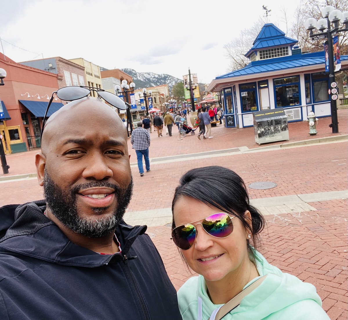 TaraFlowers22's tweet photo. โค๏ธ is in the air!!
โข
โข
#coloradofun #boulder #wedding #blessed @CoachMFlowers https://t.co/btSHInB25x