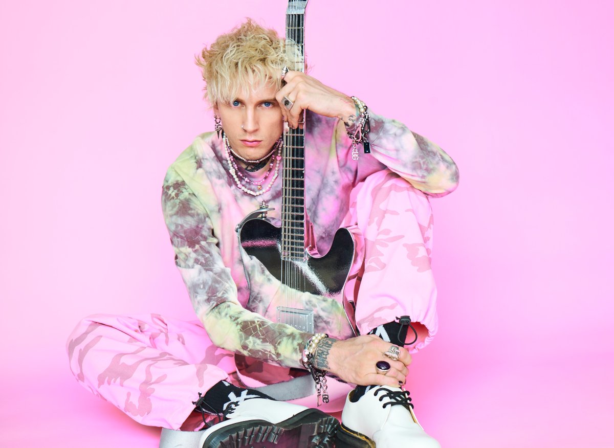 Spotify's tweet photo. Pop-punk has crowned a new prince 👑 @machinegunkelly is here with #MainstreamSellout https://t.co/IVzOG43JkE https://t.co/z9GrgLJDOS