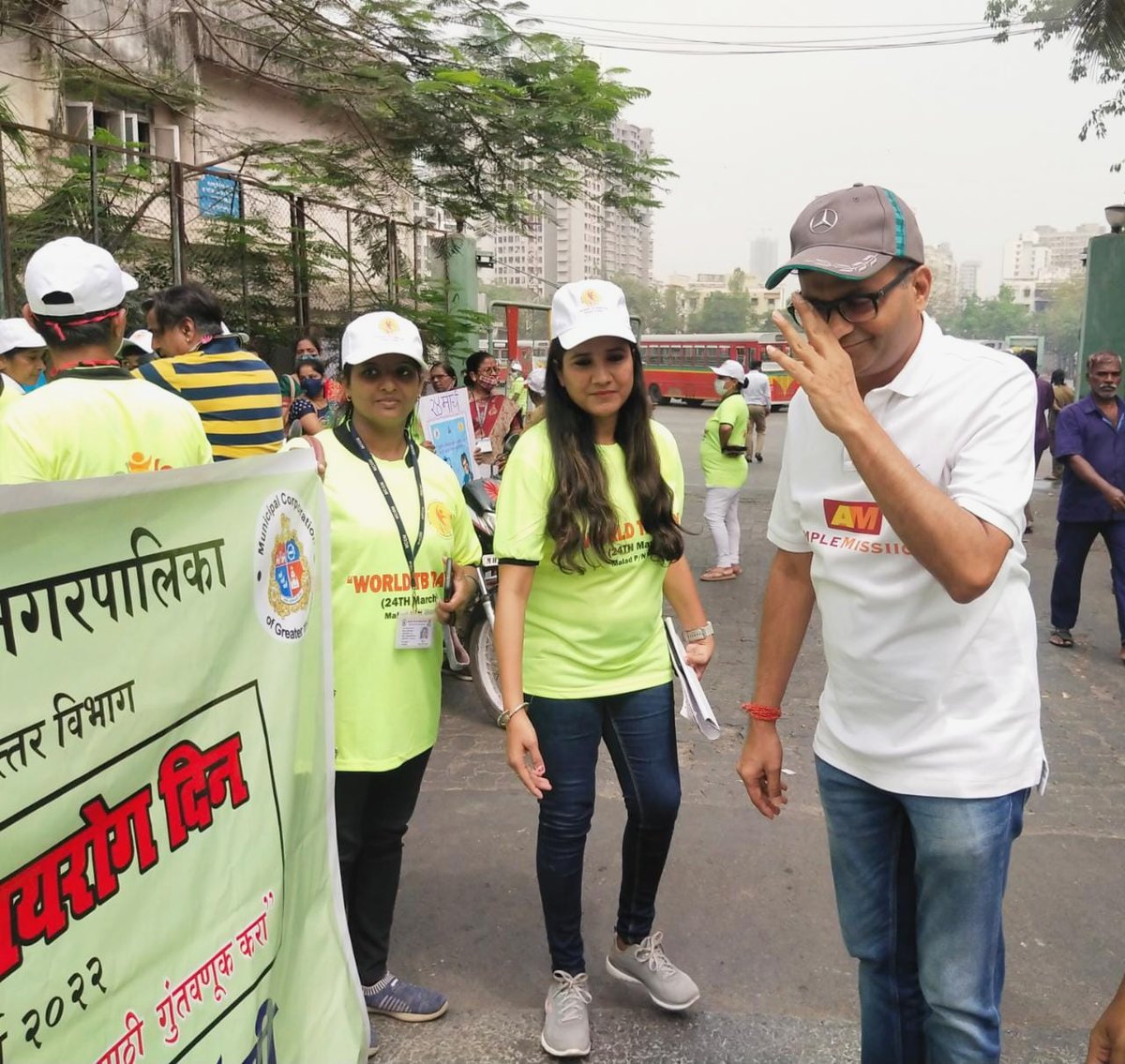AneelMurarka's tweet photo. Chief Guest at the World TB Day Awareness #BikeRally. BMC's NTEP Dept (Malad) organised it. Flagged off the rally with 70 bikers carrying placards with #TBAwareness Slogans. TB elimination, together we can defeat anything in Life टीबी हारेगा, देश जीतेगा ✌🫁
#WorldTBDay2022 https://t.co/2tR8Ry56wq