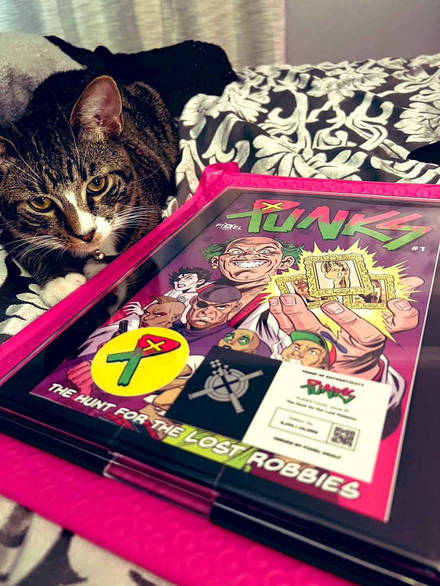 MattSteffanina's tweet image. Finally got my physical @punkscomic!!  Always delivering for the community @pixelvault_ @Gfunkera86 ! 🙏🙌

...he likes the comic too, just salty I won't let him play with the bubble wrap