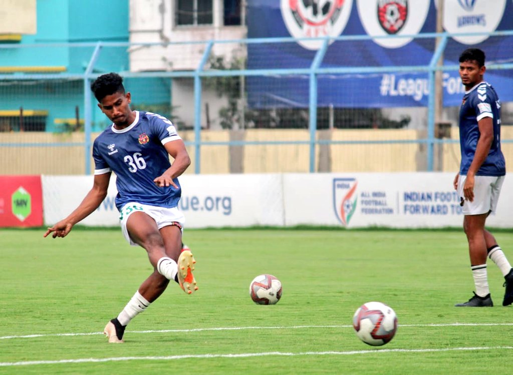 mumbaikenkrefc's tweet photo. ๐ช Getting ready to go at Naihati Stadium ๐๏ธ
#GoKenkre #RUFCKEN
#AaplaKenkre #HeroILeague https://t.co/V74cG50WJu