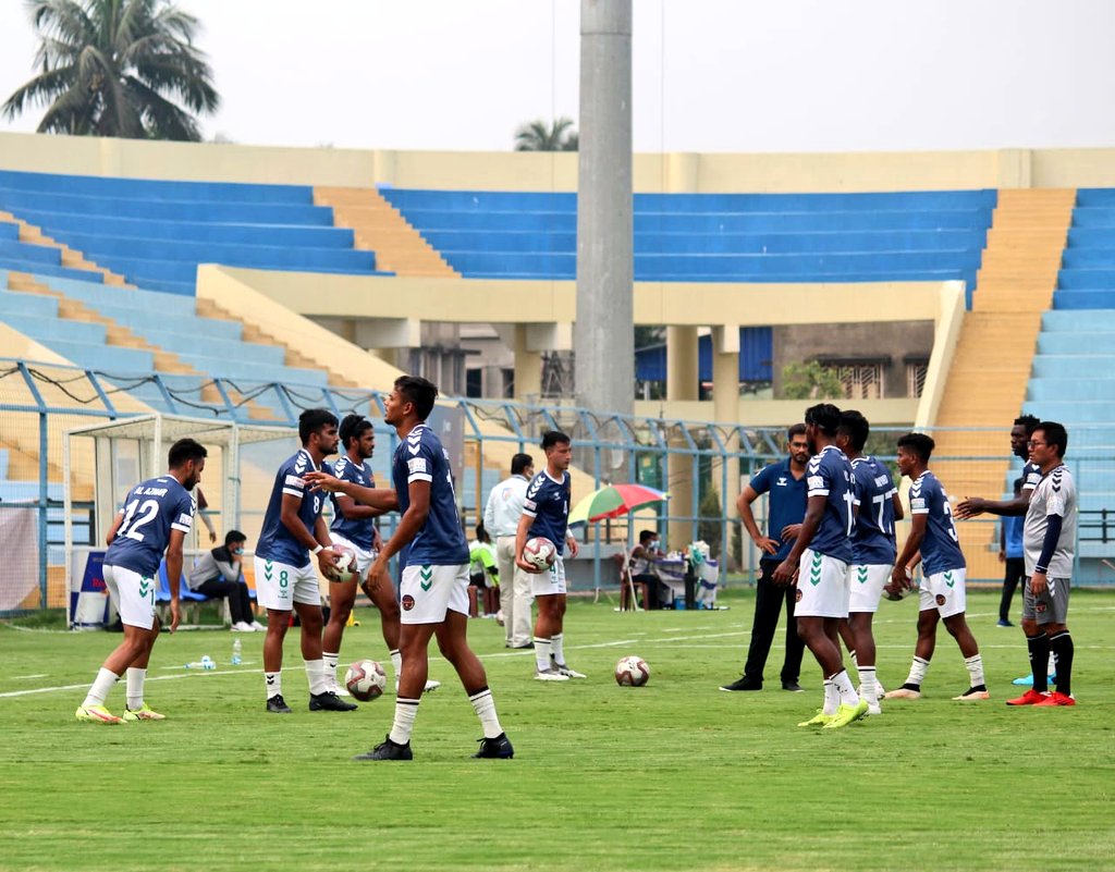 mumbaikenkrefc's tweet photo. ๐ช Getting ready to go at Naihati Stadium ๐๏ธ
#GoKenkre #RUFCKEN
#AaplaKenkre #HeroILeague https://t.co/V74cG50WJu