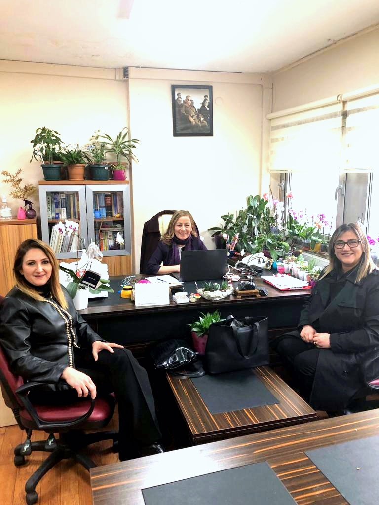 PamukCans's tweet photo. TTK Genel Müdürlüğü İç Denetçisi, değerli hemşehrimiz Sn Berna ÜÇÜNCÜ ile Zonguldak Gümüşhane İli Kültür ve Yardımlaşma Derneği  faaliyetleri hakkında bilgi alışverişinde bulunduk. Sıcak karşılaması, hoş sohbeti ve destekleri için  teşekkürler. https://t.co/rrfbMt3Aq8