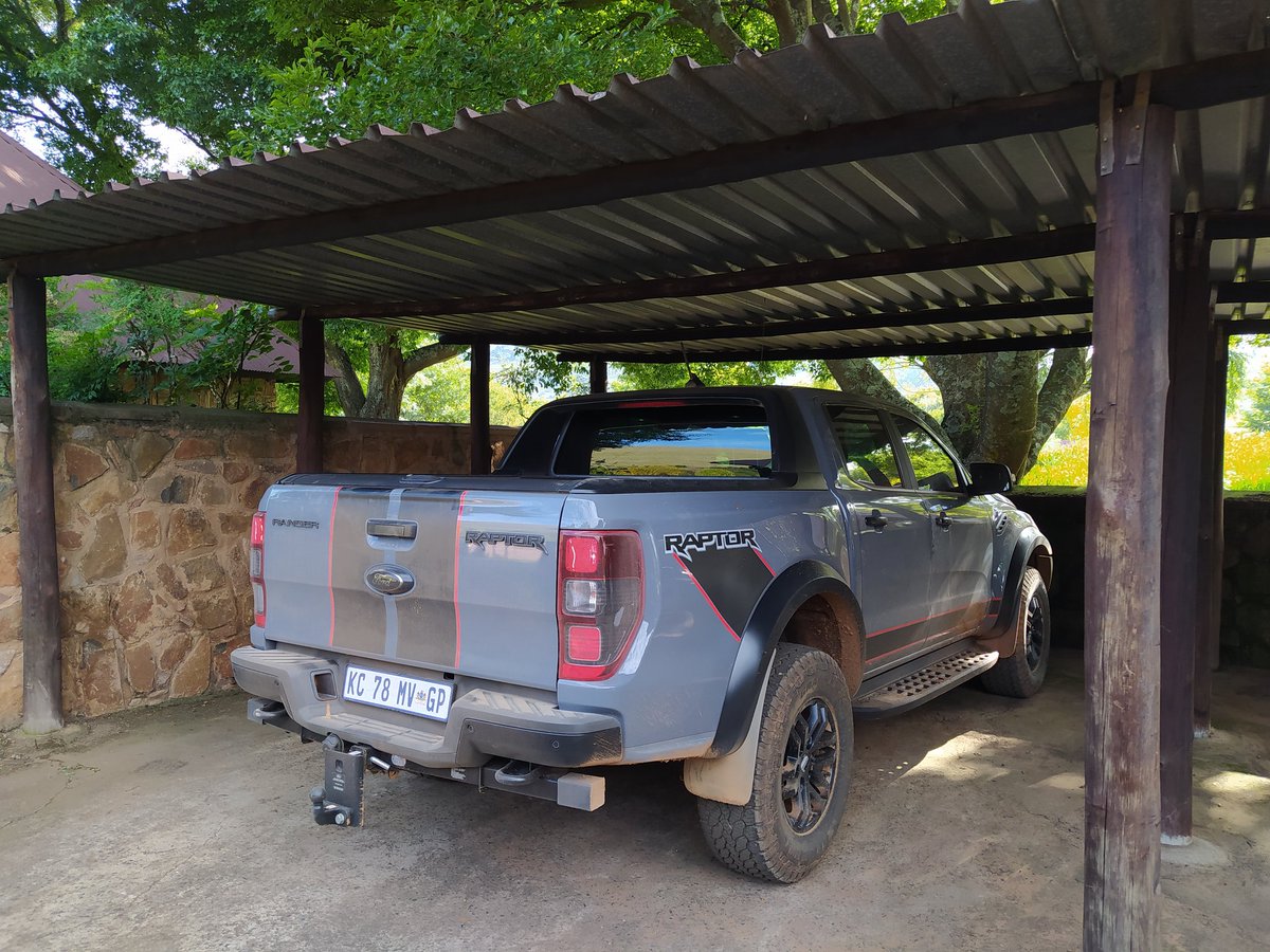 OtsileJK's tweet photo. You should've seen the BIG smile on my face when I approached the @FordSouthAfrica Ranger Raptor. I've fallen head over heels with this bakkie!
#FordSA #FordPerformanceSA https://t.co/G8VkQ8jBL0