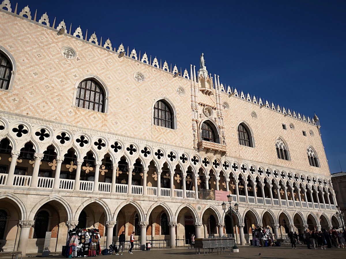 Happy Birthday to our lovely Venice - celebrating 1601 years!

#bistrotdevenise #finedining #michelinrestaurant #venice #venezia #restaurant #ristorante #venicegram #instavenice #igvenezia #discovervenice #visitvenice #happybirthday #buoncompleanno