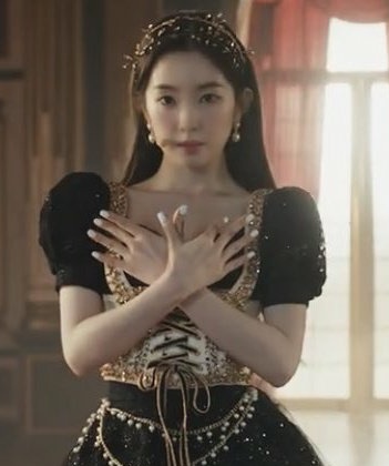 hotvscuterevel's tweet photo. IRENE                               joohyun https://t.co/objL4yAtFr