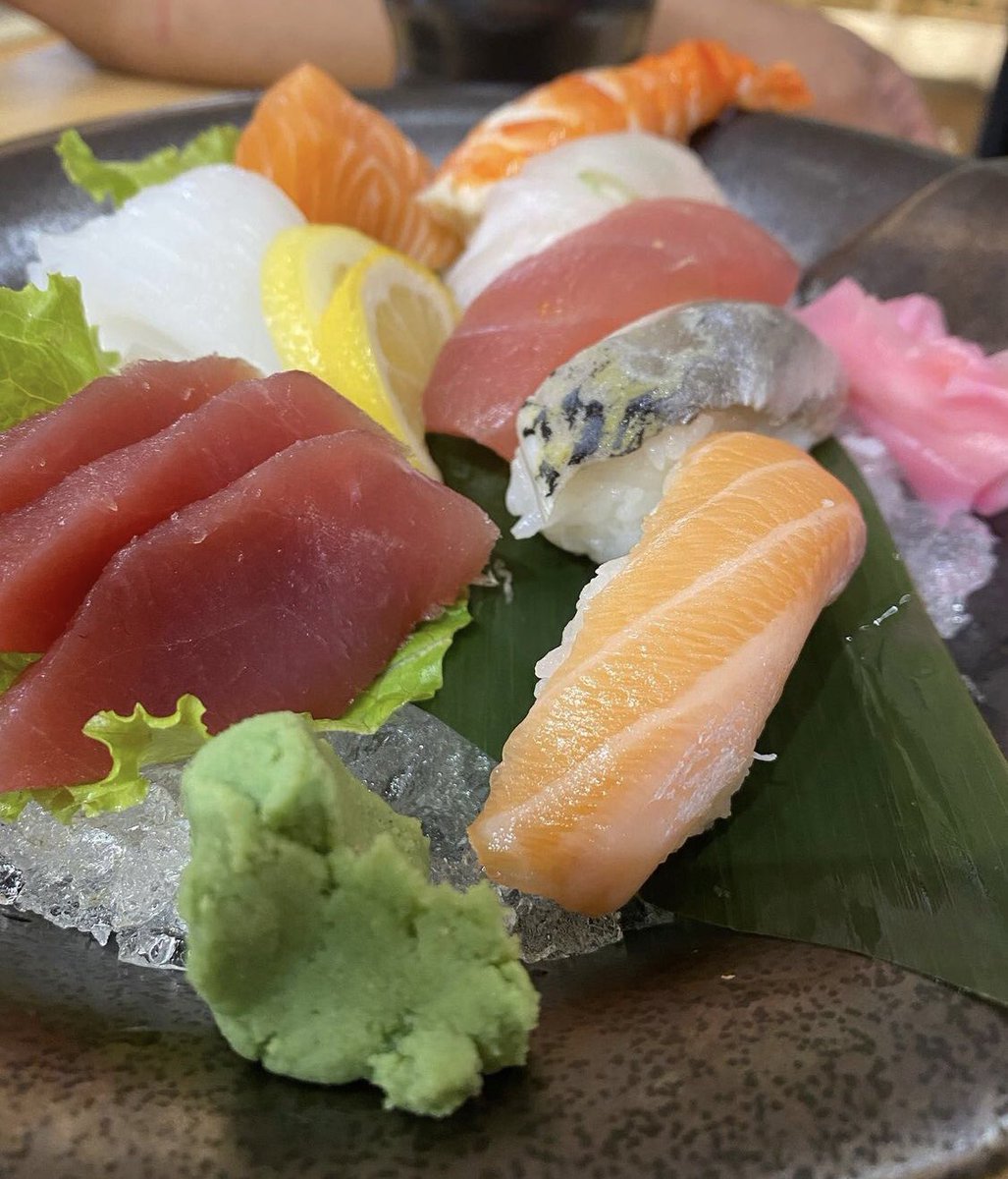 urlustdesire's tweet photo. guess which one is the delicious?🍱🥘 https://t.co/TLt5eRsKvG