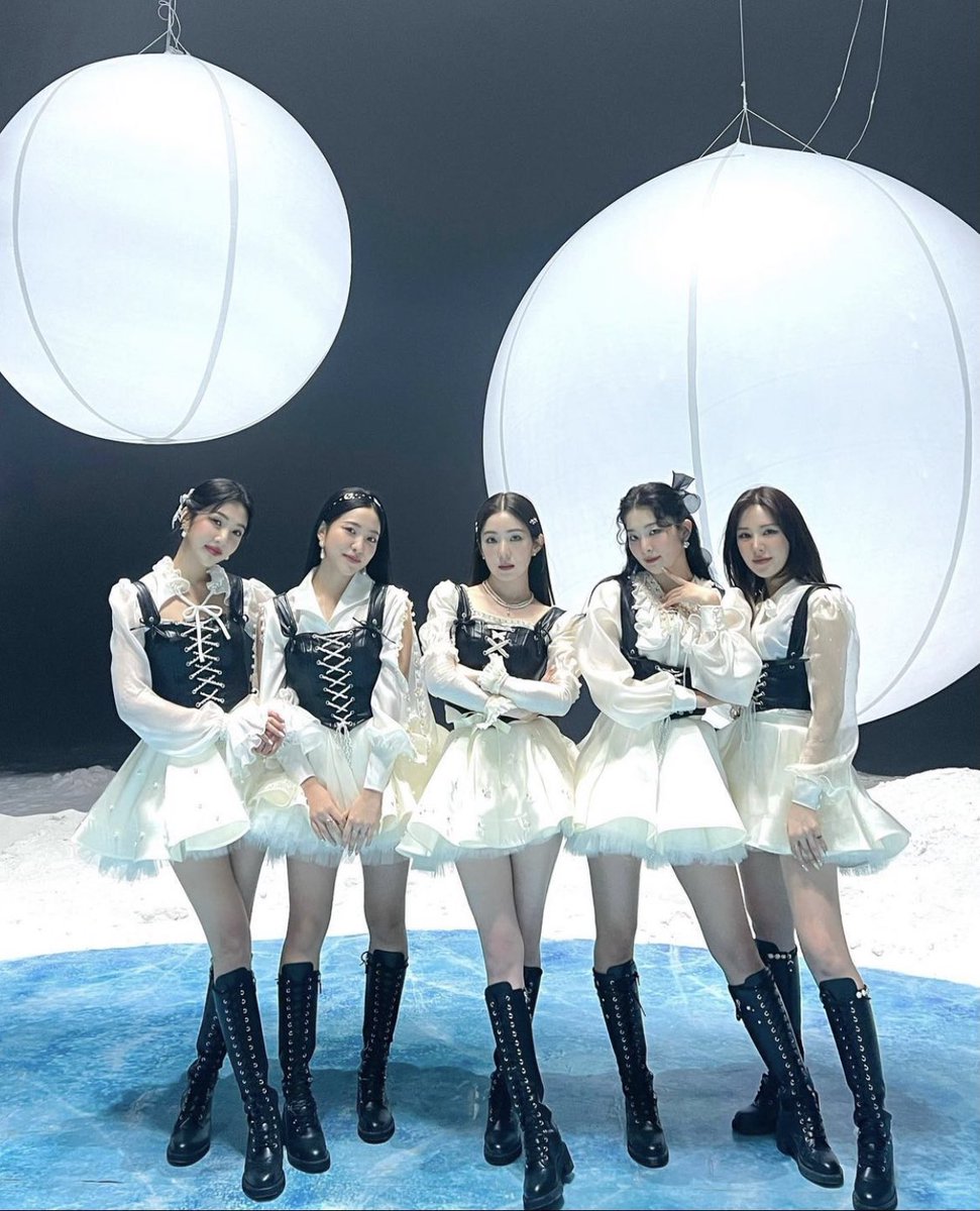 Red Velvet Charts tweet media