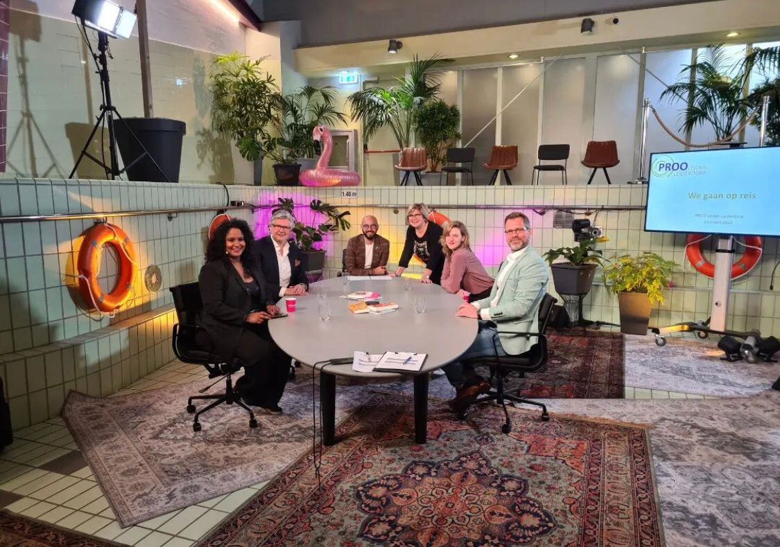 KarimAmgharNL's tweet photo. #Hmdlh Gister was een bijzondere dag! Hele dag hosten bij #PROOLeidenLeiderdorp over #Burgerschap.. met echt super toffe en inspirerende gesprekken! Daarna in de avond een talkshow hosten over #WereldBurgerschap ism @De_Zwijger #FawakaWereldBurgerschap en @AmsterdamNL ❤✊🏾 https://t.co/l2mxDJtnmF